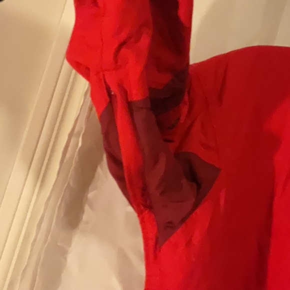 Red Burton Snowboard jacket, women’s Size M - Picture 8 of 15